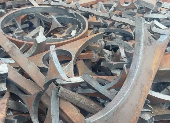 废铁回收
